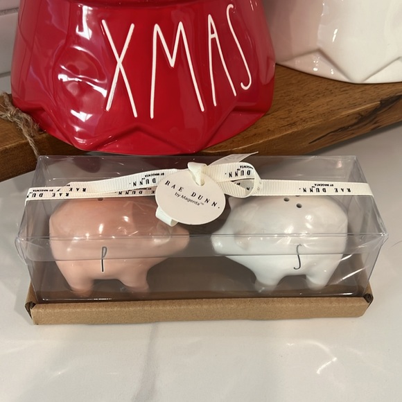 Rae Dunn Other - Cute. Rae Dunn. pig. salt and pepper